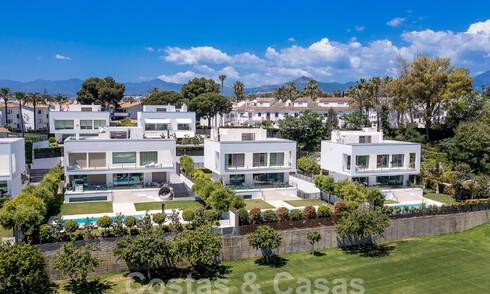 Instapklare, moderne luxevilla te koop op loopafstand van het strand in een bevoorrechte omgeving nabij Guadalmina Baja, Marbella - Estepona 53878