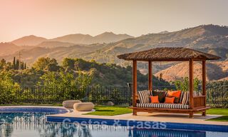 Majestueuze, hoogstaande luxevilla te koop met 7 slaapkamers in een exclusieve urbanisatie ten oosten van Marbella centrum 51987 