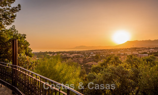 Majestueuze, hoogstaande luxevilla te koop met 7 slaapkamers in een exclusieve urbanisatie ten oosten van Marbella centrum 51990 