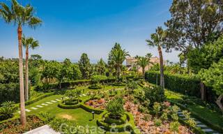 Majestueuze, hoogstaande luxevilla te koop met 7 slaapkamers in een exclusieve urbanisatie ten oosten van Marbella centrum 52012 