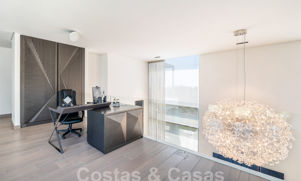 Moderne luxevilla te koop met schitterend zeezicht in een exclusieve wijk van Benahavis - Marbella 53354