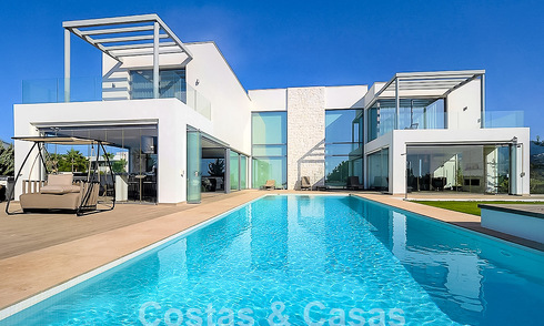 Moderne luxevilla te koop met schitterend zeezicht in een exclusieve wijk van Benahavis - Marbella 53358
