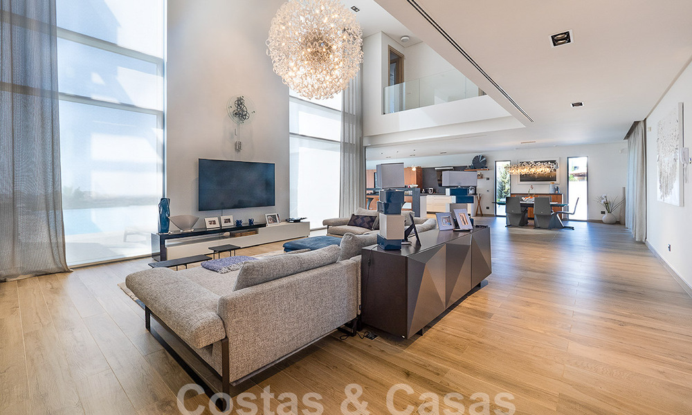 Moderne luxevilla te koop met schitterend zeezicht in een exclusieve wijk van Benahavis - Marbella 53364