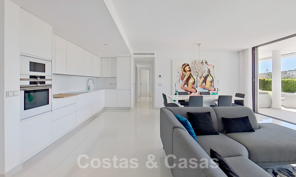 Modern tuinappartement te koop met 3 slaapkamers in golfresort op de New Golden Mile tussen Marbella en Estepona 53234