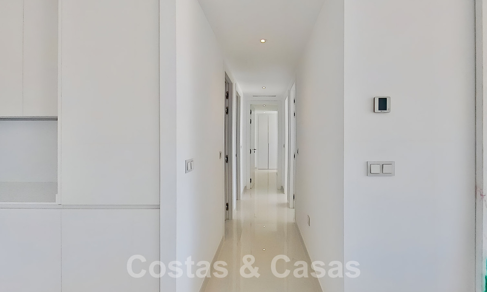 Modern tuinappartement te koop met 3 slaapkamers in golfresort op de New Golden Mile tussen Marbella en Estepona 53236