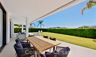 Modern tuinappartement te koop met 3 slaapkamers in golfresort op de New Golden Mile tussen Marbella en Estepona 53238 