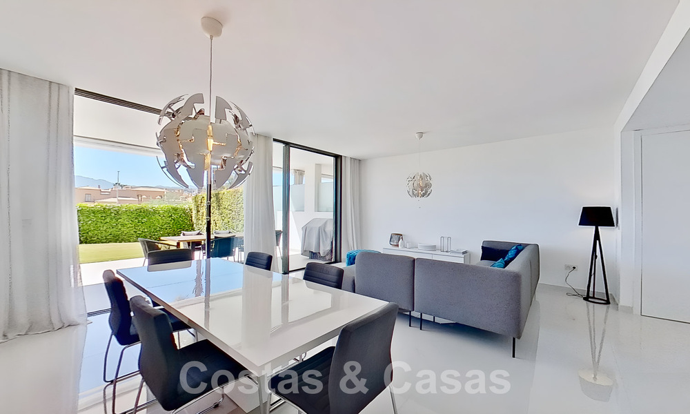 Modern tuinappartement te koop met 3 slaapkamers in golfresort op de New Golden Mile tussen Marbella en Estepona 53243