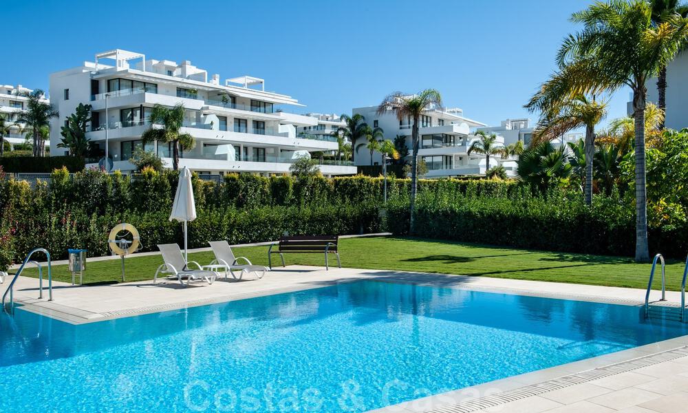 Modern tuinappartement te koop met 3 slaapkamers in golfresort op de New Golden Mile tussen Marbella en Estepona 53253