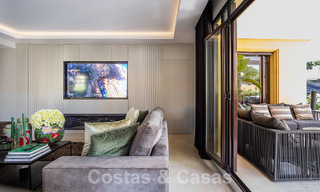 4-slaapkamer luxe appartement te koop in een exclusief tweedelijnsstrand complex in Puerto Banus, Marbella 52103 