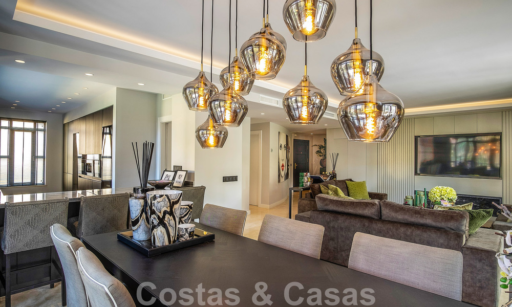 4-slaapkamer luxe appartement te koop in een exclusief tweedelijnsstrand complex in Puerto Banus, Marbella 52106