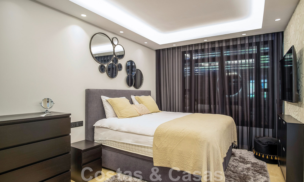 4-slaapkamer luxe appartement te koop in een exclusief tweedelijnsstrand complex in Puerto Banus, Marbella 52112