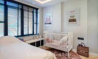 4-slaapkamer luxe appartement te koop in een exclusief tweedelijnsstrand complex in Puerto Banus, Marbella 52116 