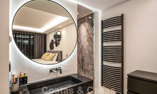 Luxe appartement te koop in een exclusief tweedelijnsstrand complex in Puerto Banus, Marbella 52119 