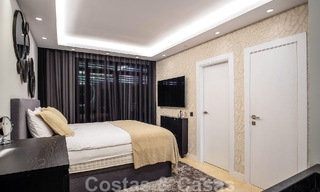 4-slaapkamer luxe appartement te koop in een exclusief tweedelijnsstrand complex in Puerto Banus, Marbella 52120 