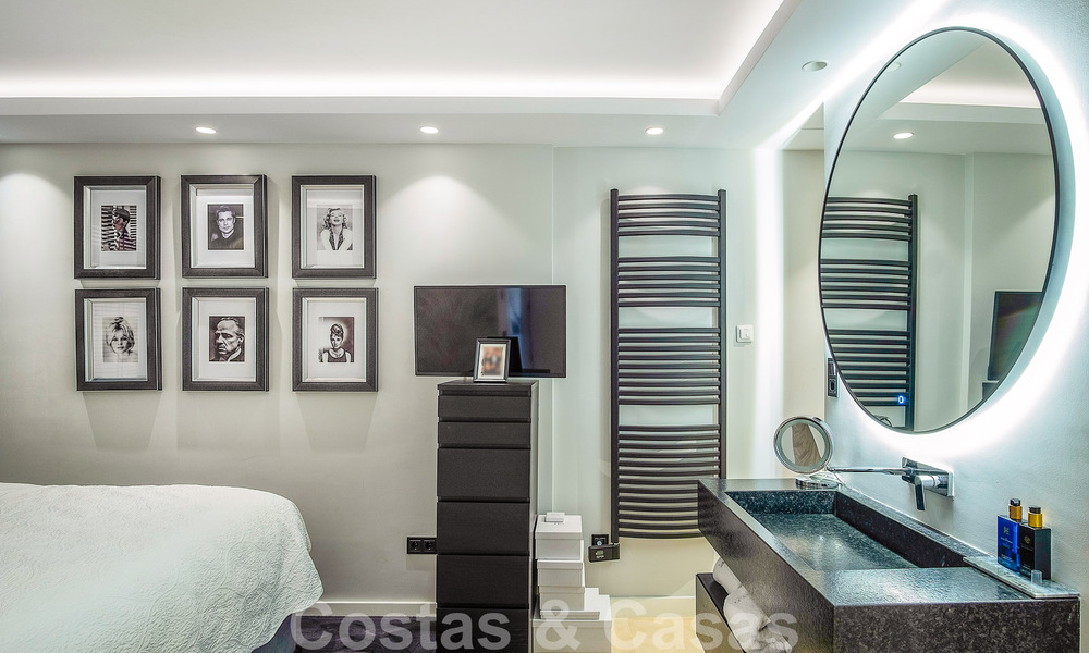 4-slaapkamer luxe appartement te koop in een exclusief tweedelijnsstrand complex in Puerto Banus, Marbella 52122