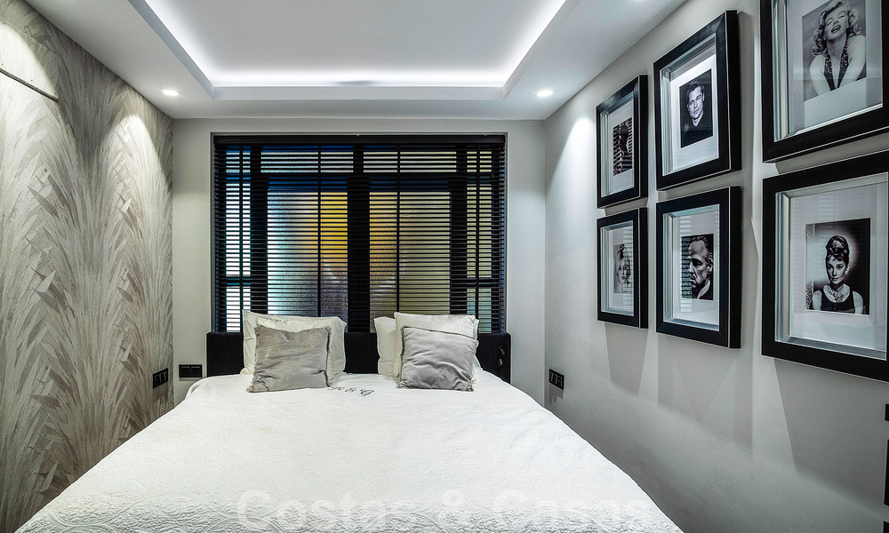 4-slaapkamer luxe appartement te koop in een exclusief tweedelijnsstrand complex in Puerto Banus, Marbella 52124