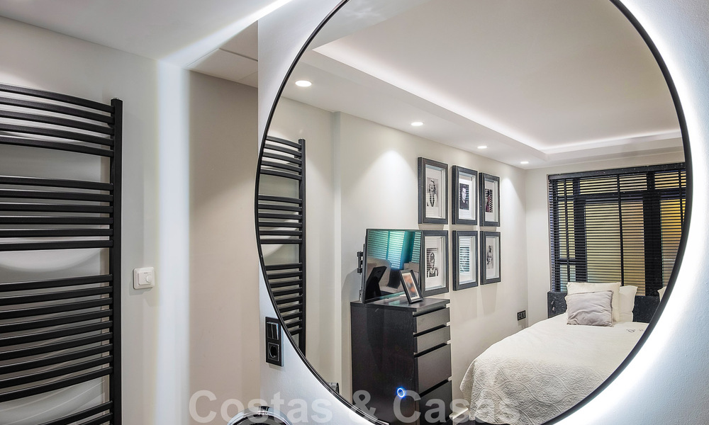 4-slaapkamer luxe appartement te koop in een exclusief tweedelijnsstrand complex in Puerto Banus, Marbella 52125
