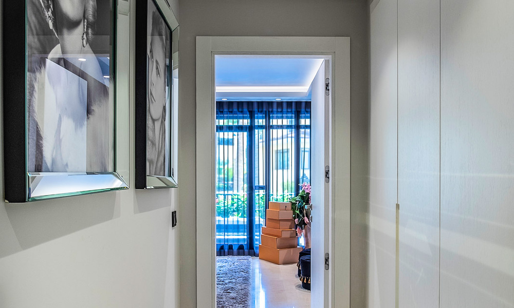 4-slaapkamer luxe appartement te koop in een exclusief tweedelijnsstrand complex in Puerto Banus, Marbella 52127