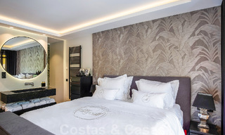 Luxe appartement te koop in een exclusief tweedelijnsstrand complex in Puerto Banus, Marbella 52131 