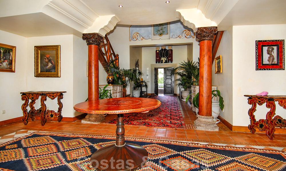 Majestueuze exclusieve villa te koop, eerstelijns strand, tussen Marbella en Estepona 29619