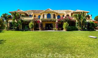 Majestueuze exclusieve villa te koop, eerstelijns strand, tussen Marbella en Estepona 29630 