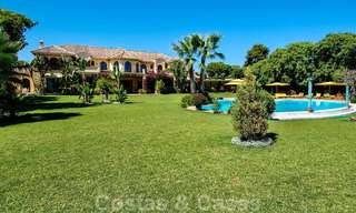 Majestueuze exclusieve villa te koop, eerstelijns strand, tussen Marbella en Estepona 29631 