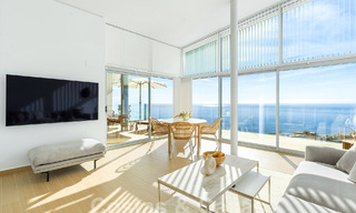 Uitmuntend en modern penthouse te koop met open zeezicht en op wandelafstand van het strand in Fuengirola - Benalmadena, Costa del Sol 54280 