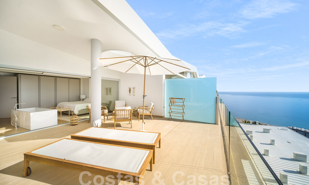 Uitmuntend en modern penthouse te koop met open zeezicht en op wandelafstand van het strand in Fuengirola - Benalmadena, Costa del Sol 54285