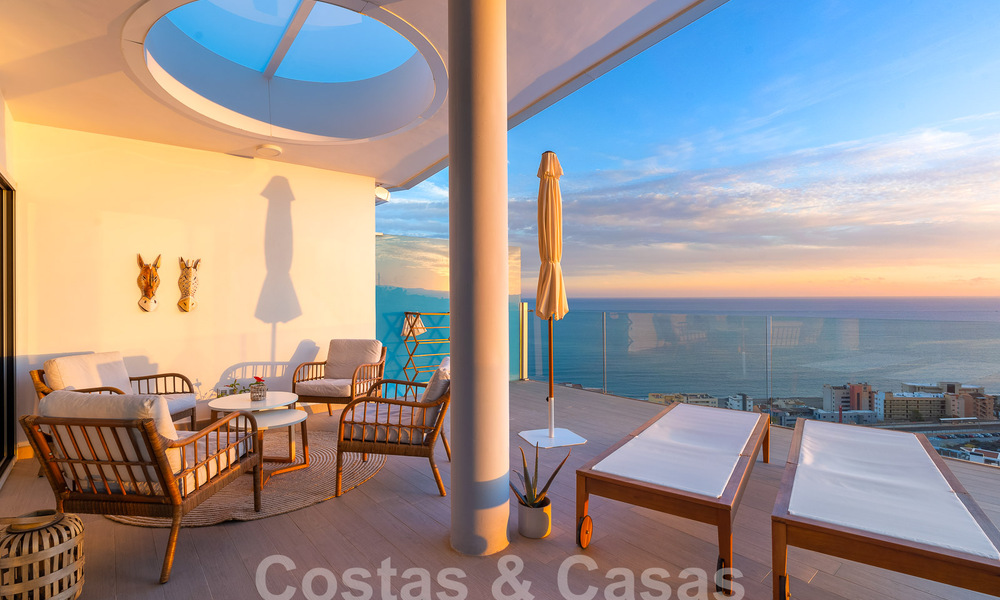 Uitmuntend en modern penthouse te koop met open zeezicht en op wandelafstand van het strand in Fuengirola - Benalmadena, Costa del Sol 54298