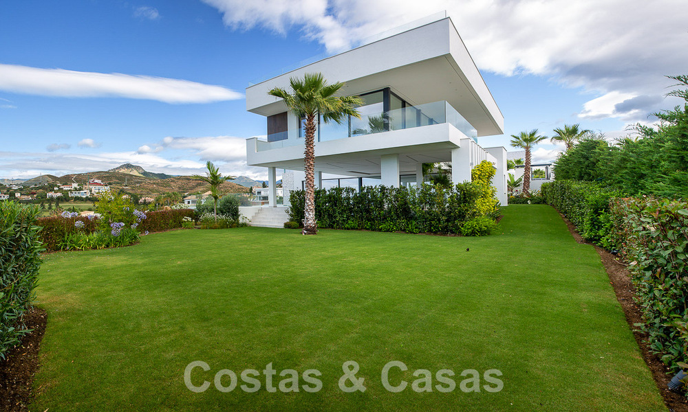 Modernistische luxevilla te koop met magnifiek uitzicht op zee en op de golfbaan in Benahavis - Marbella 54465