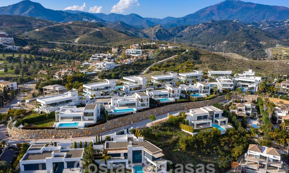 Modernistische luxevilla te koop met magnifiek uitzicht op zee en op de golfbaan in Benahavis - Marbella 54466