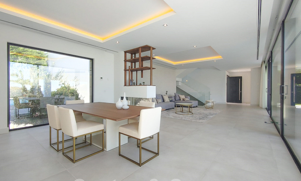 Modernistische luxevilla te koop met magnifiek uitzicht op zee en op de golfbaan in Benahavis - Marbella 54474