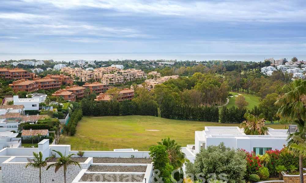 Modernistische luxevilla te koop met magnifiek uitzicht op zee en op de golfbaan in Benahavis - Marbella 54487