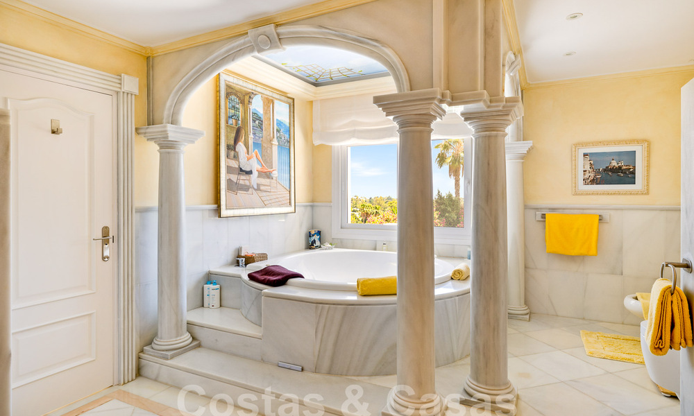 Mediterrane luxevilla te koop met 6 slaapkamers in een geprivilegieerde golfomgeving in Nueva Andalucia’s vallei, Marbella 53222