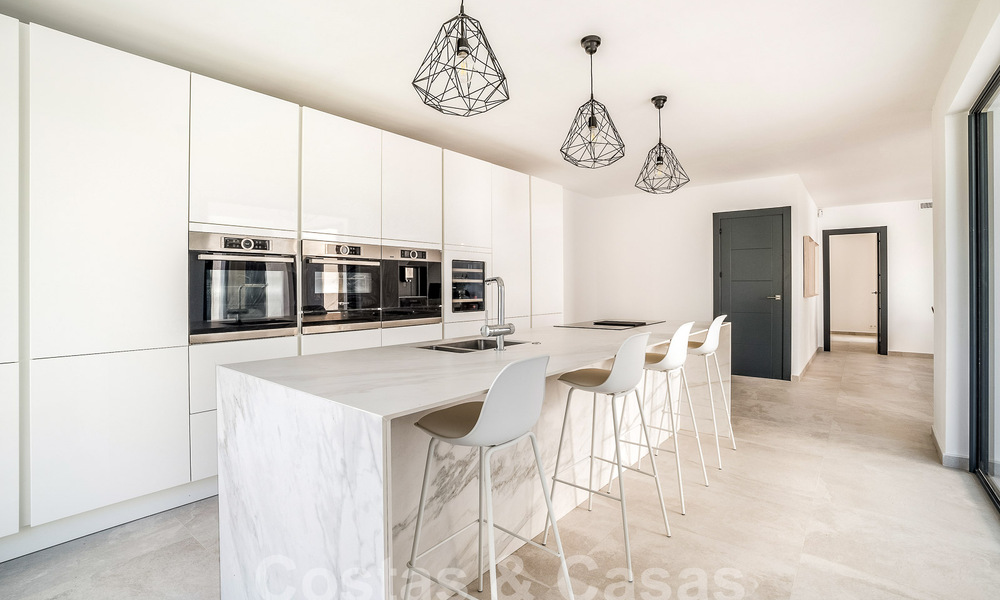 Mediterrane luxevilla te koop met een modernistische uitstraling in Benahavis - Marbella 53107