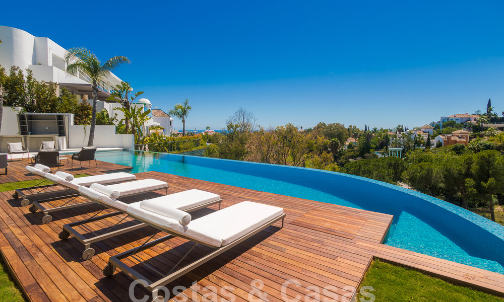 Instapklare, nieuwe, moderne luxevilla met 6 slaapkamers te koop met zeezicht in La Quinta, Marbella - Benahavis 54311