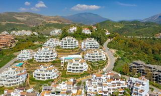 Luxueus en extreem ruim appartement te koop in een chic complex in Nueva Andalucia, Marbella 54489 