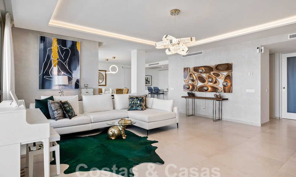 Luxueus en extreem ruim appartement te koop in een chic complex in Nueva Andalucia, Marbella 54522