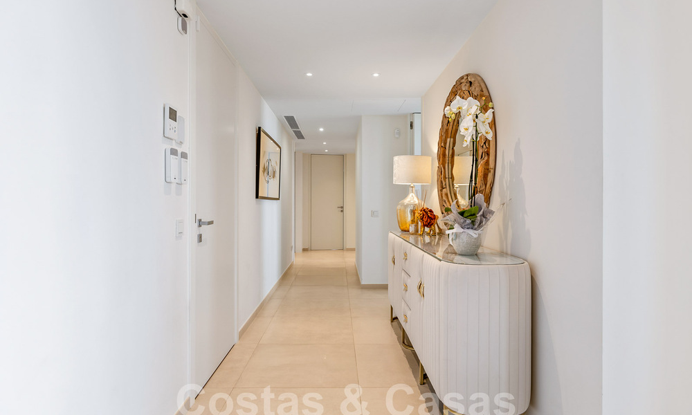 Luxueus en extreem ruim appartement te koop in een chic complex in Nueva Andalucia, Marbella 54528