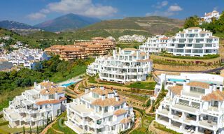 Luxueus en extreem ruim appartement te koop in een chic complex in Nueva Andalucia, Marbella 54552 