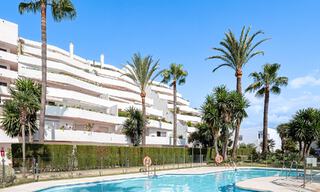 Luxueus gerenoveerd appartement met 4 slaapkamers te koop in het prestigieuze Nueva Andalucia, Marbella 54685 