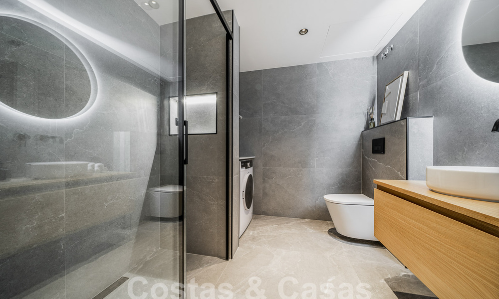 Luxueus gerenoveerd appartement met 4 slaapkamers te koop in het prestigieuze Nueva Andalucia, Marbella 54688