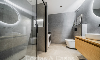Luxueus gerenoveerd appartement met 4 slaapkamers te koop in het prestigieuze Nueva Andalucia, Marbella 54688 
