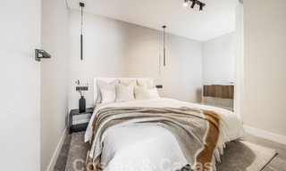 Luxueus gerenoveerd appartement met 4 slaapkamers te koop in het prestigieuze Nueva Andalucia, Marbella 54689 