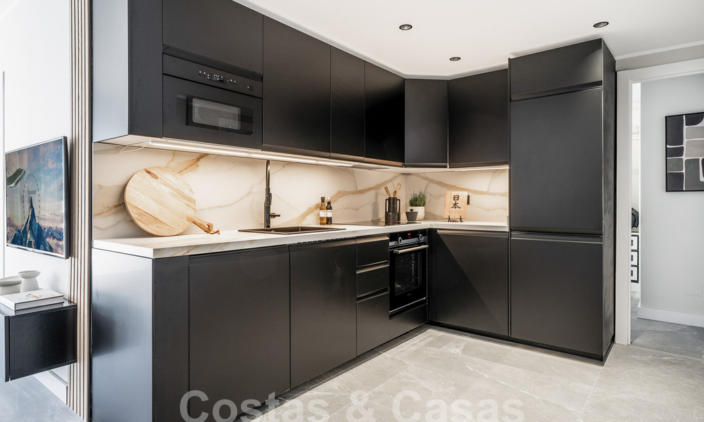 Luxueus gerenoveerd appartement met 4 slaapkamers te koop in het prestigieuze Nueva Andalucia, Marbella 54691