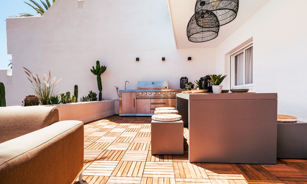 Luxueus gerenoveerd appartement met 4 slaapkamers te koop in het prestigieuze Nueva Andalucia, Marbella 54696