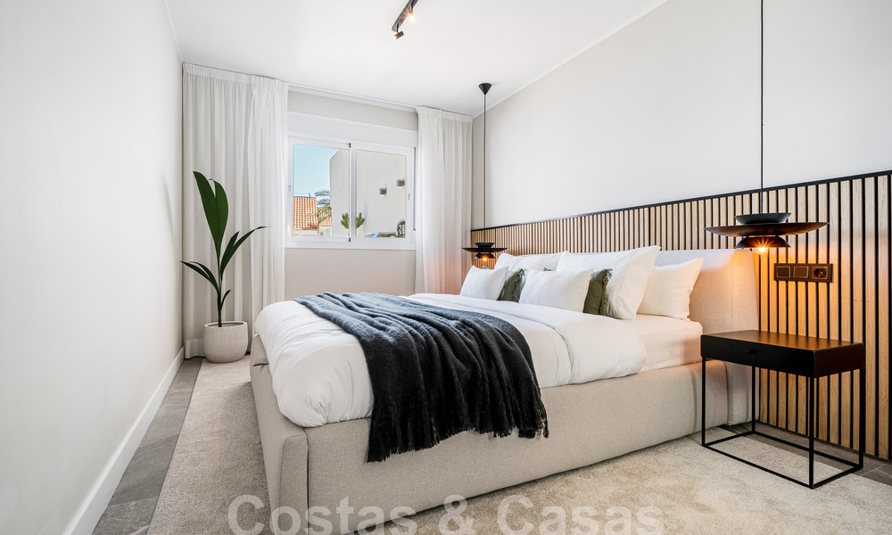Luxueus gerenoveerd appartement met 4 slaapkamers te koop in het prestigieuze Nueva Andalucia, Marbella 54699