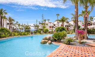 Mondain luxe appartement te koop, in Marina Puente Romano op de Golden Mile van Marbella 53752 