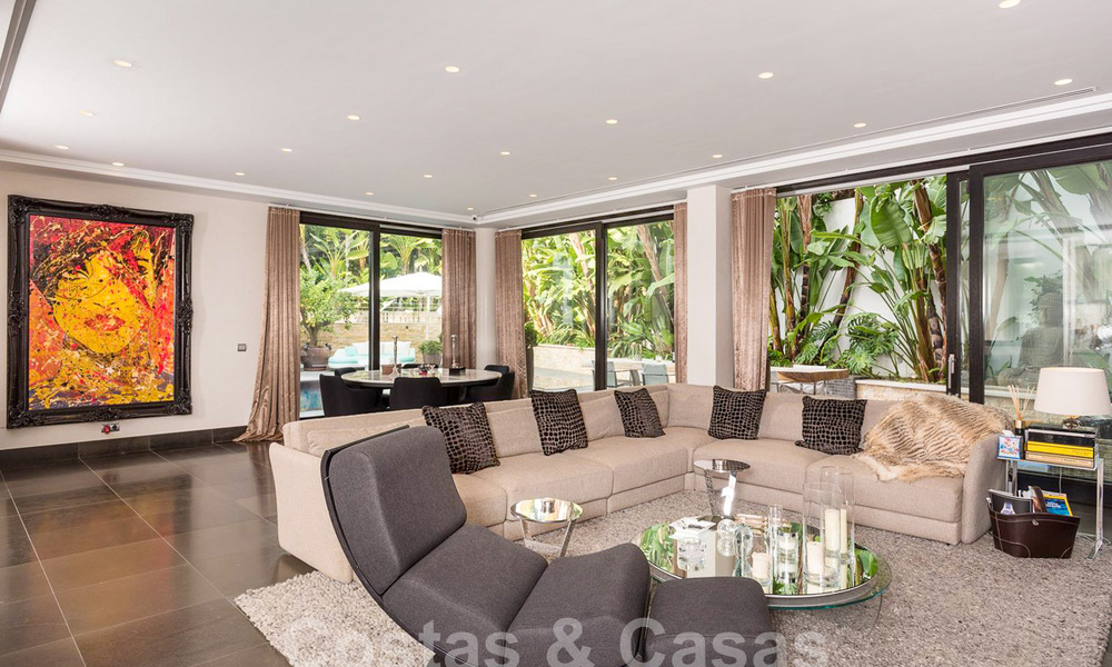 Ruime luxevilla met een modern-Mediterrane bouwstijl te koop in de prestigieuze strandwijk van Los Monteros, Oost Marbella 54601