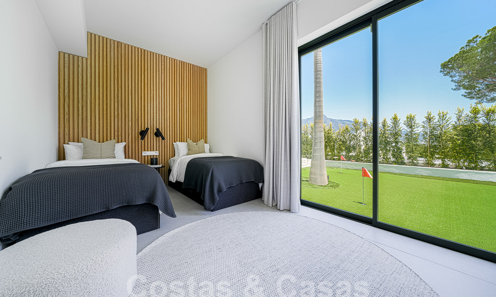 Mediterrane luxevilla te koop met uitzicht op de La Concha berg, omgeven door de golfbanen van Nueva Andalucia’s vallei, Marbella 54880